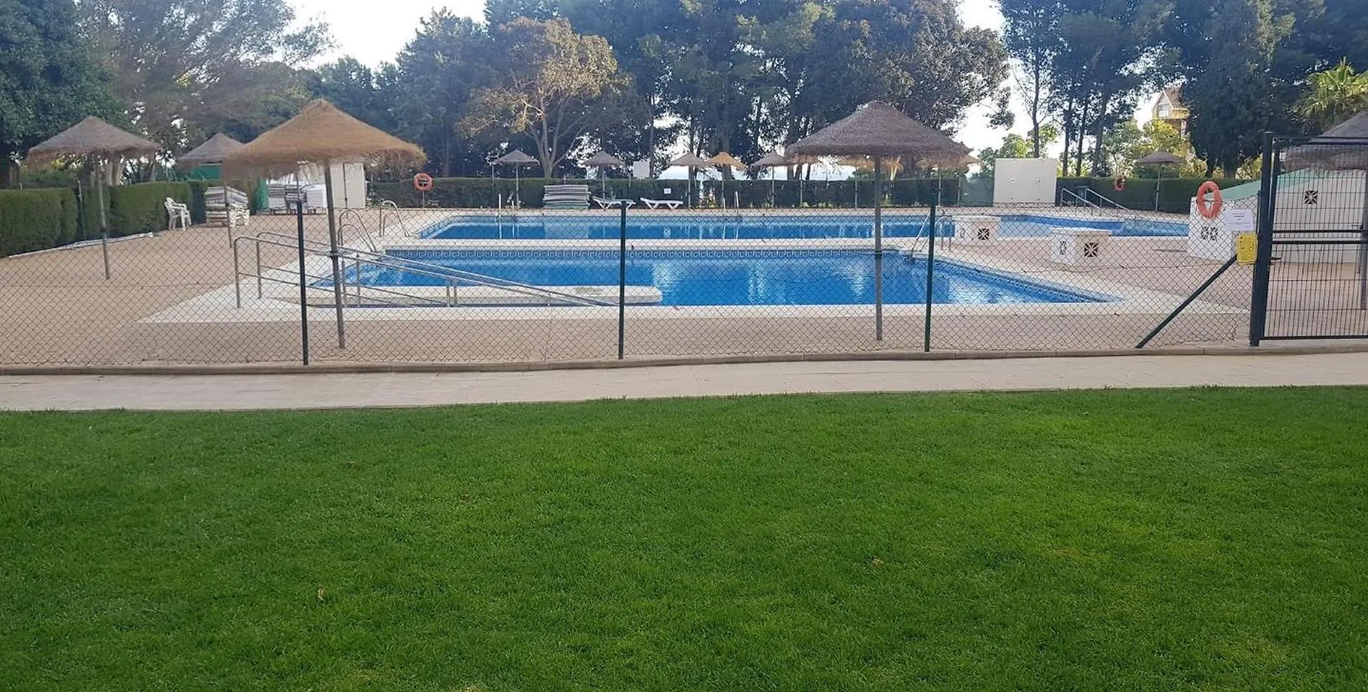 아파트 Aguila Apartamento Con Vistas 베날마데나코스타