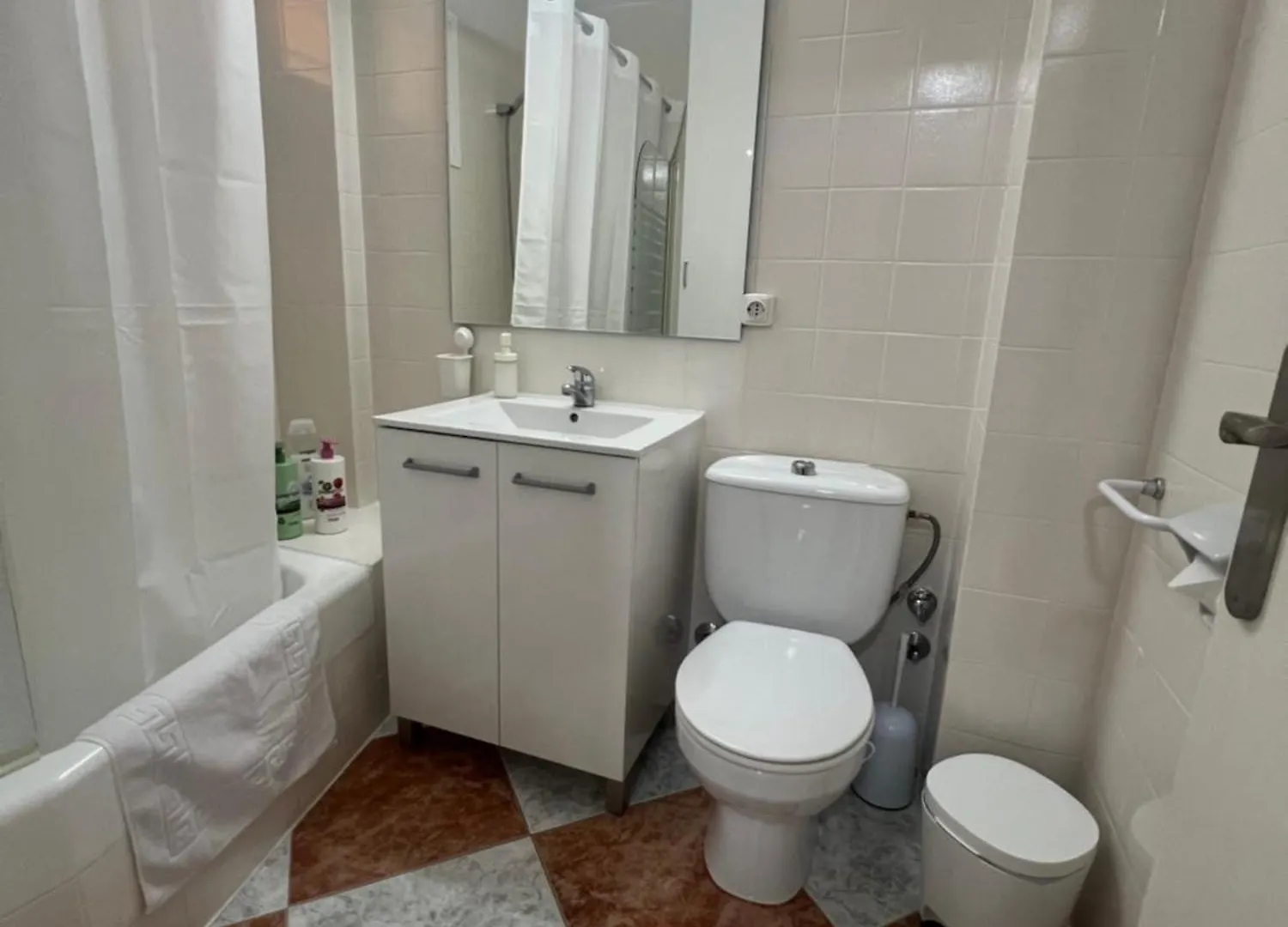 아파트 Aguila Apartamento Con Vistas 베날마데나코스타